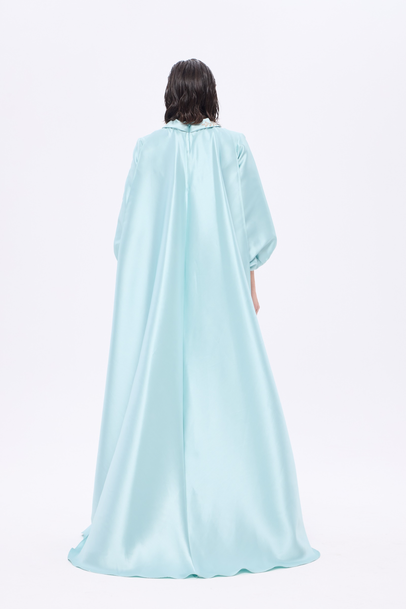 𝐍𝐎𝐔𝐑𝐀 V-Neck Balloon Sleeve Removable Cape Guipure Embroidered Long Evening Dress