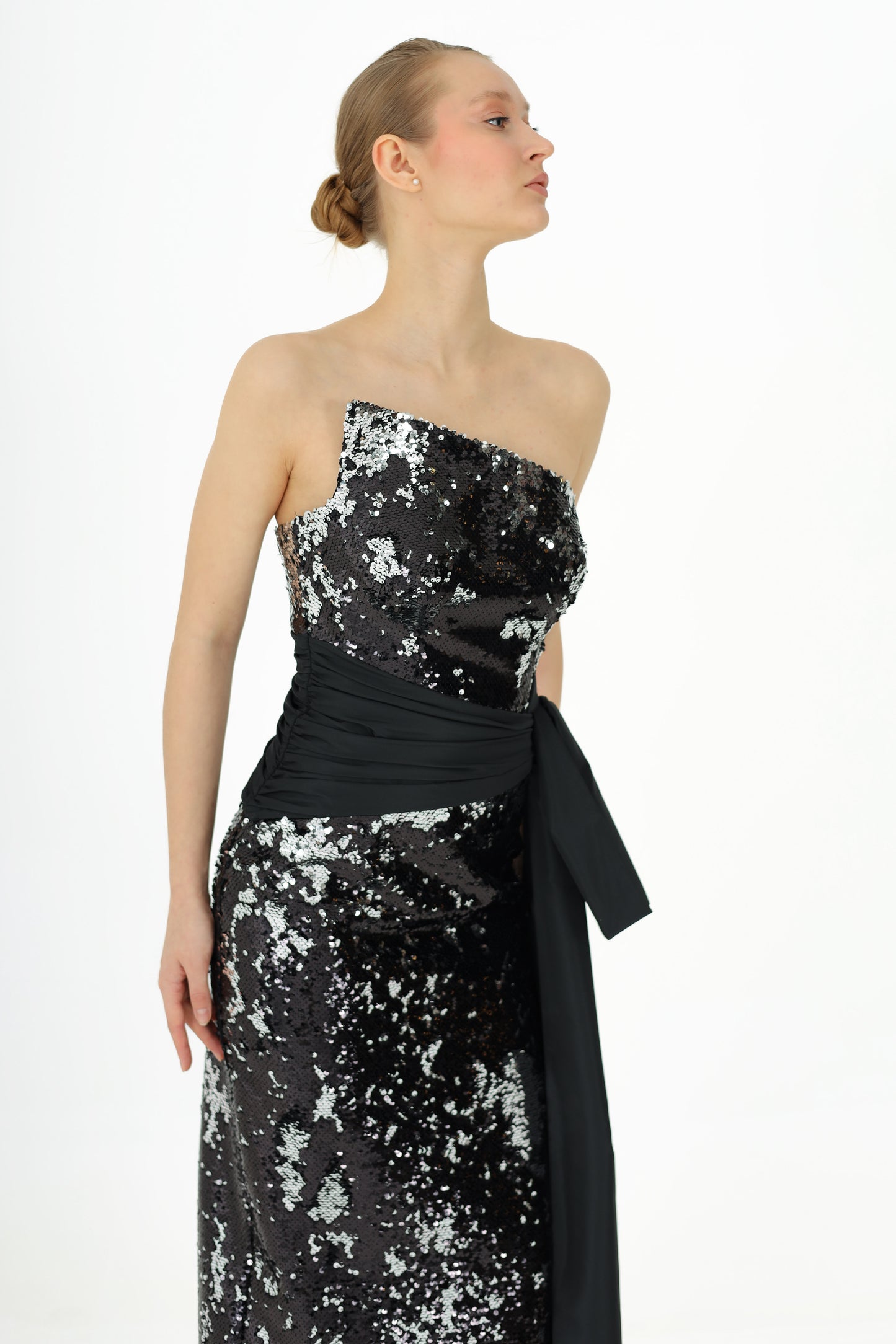 𝐉𝐄𝐍𝐍𝐀 Sequined Bow Evening Dress