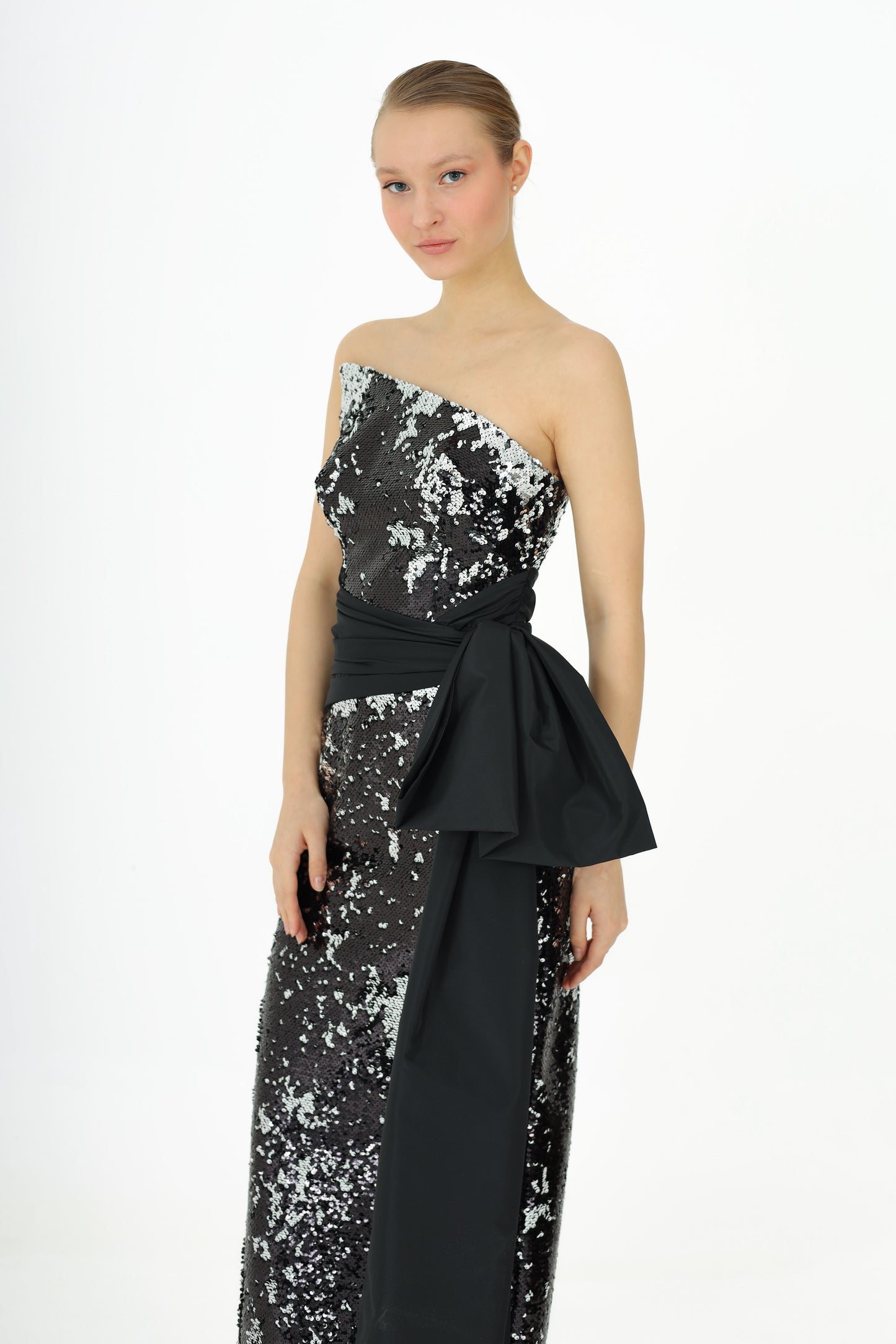 𝐉𝐄𝐍𝐍𝐀 Sequined Bow Evening Dress