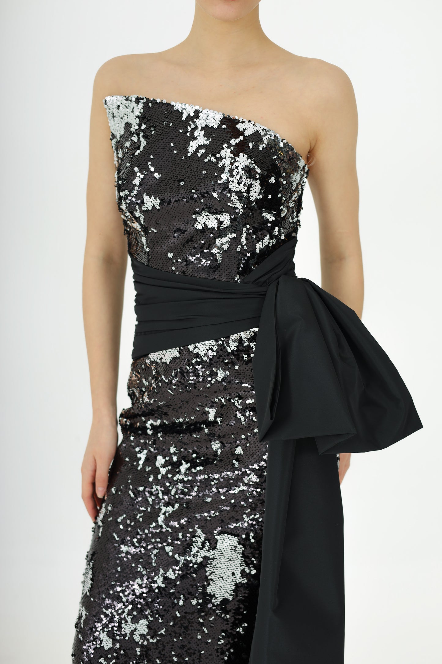 𝐉𝐄𝐍𝐍𝐀 Sequined Bow Evening Dress