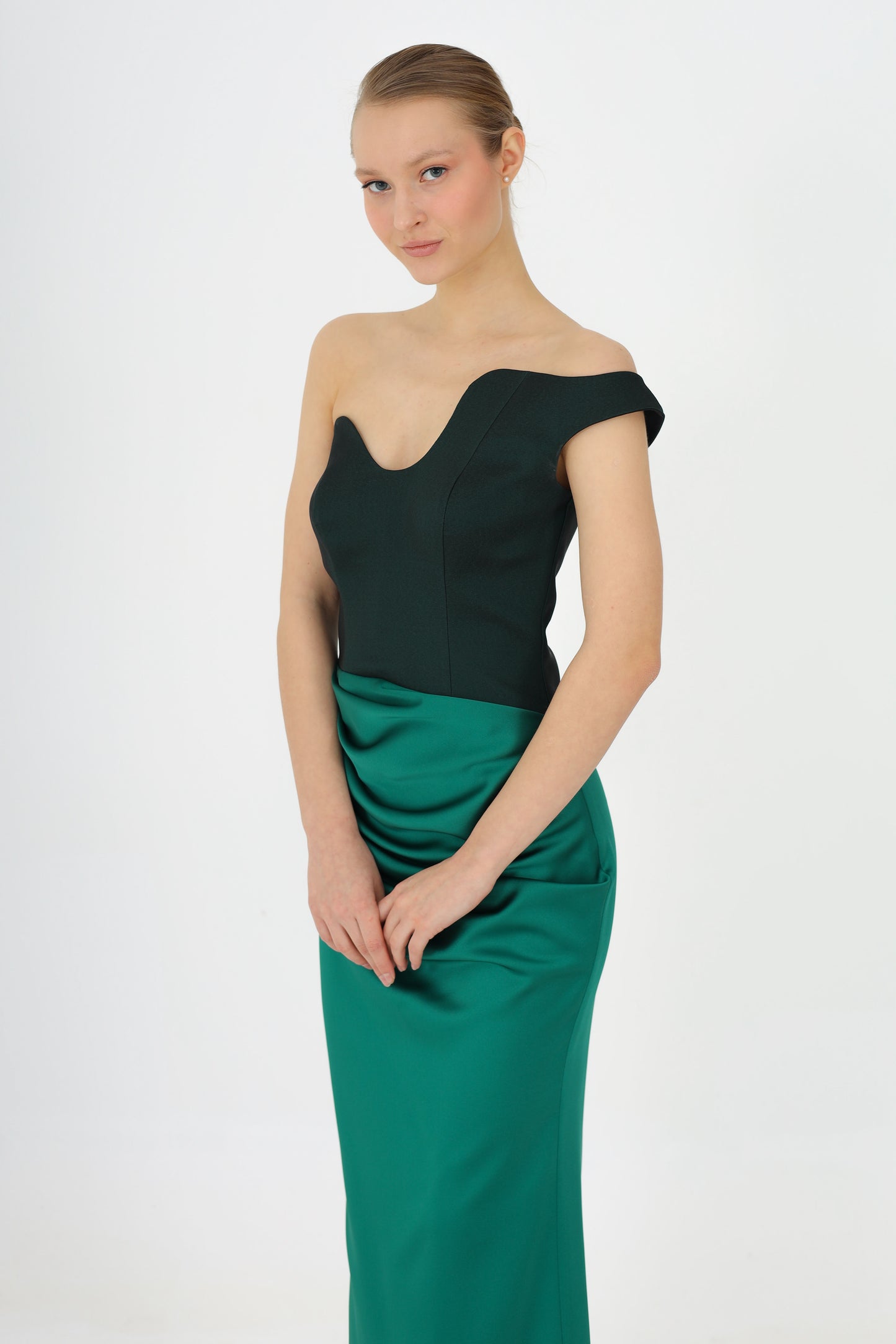 𝐇𝐀𝐋𝐈𝐀 Asymmetric Collar Draped Dress