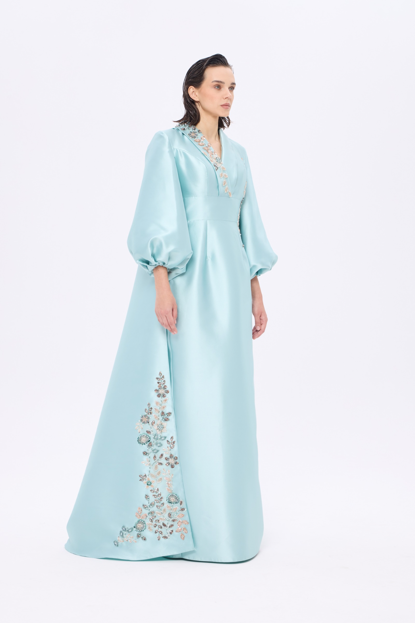 𝐍𝐎𝐔𝐑𝐀 V-Neck Balloon Sleeve Removable Cape Guipure Embroidered Long Evening Dress